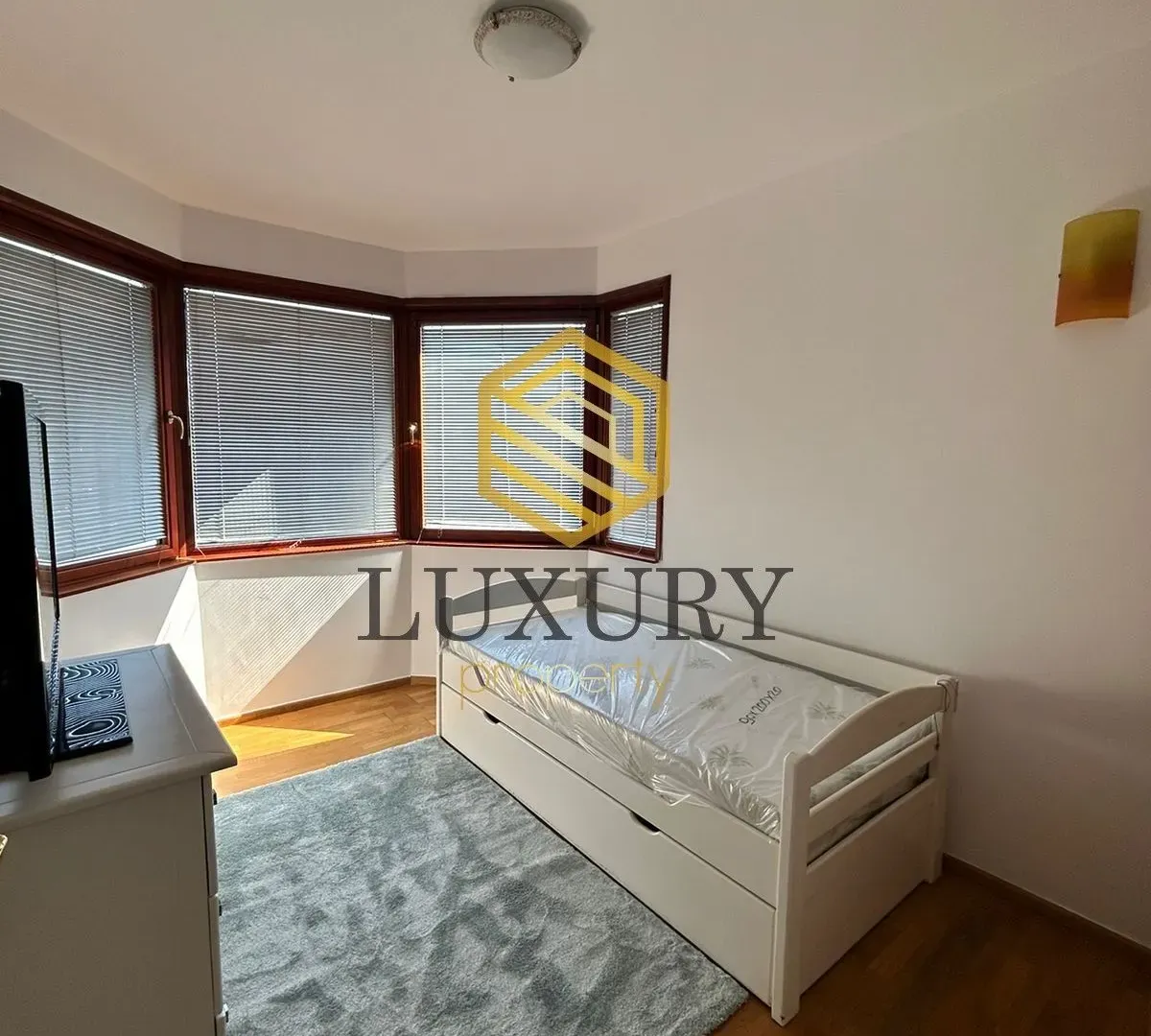 Rent, three bedroom apartment, 120m², Pobrežje, Podgorica