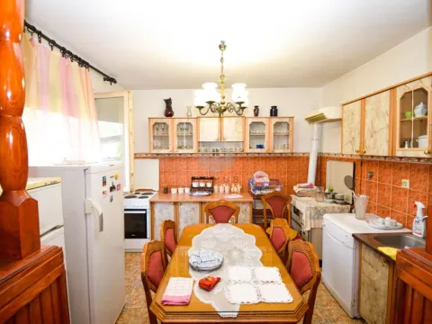 Prodaja, kuća, 250m², Podgorica, Crna Gora - image 26