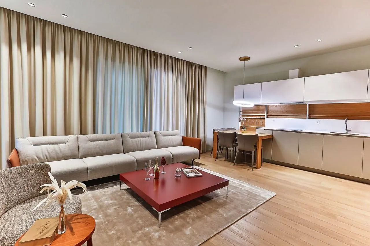 Izdavanje, dvosoban stan, 69m², Gospoština, Budva