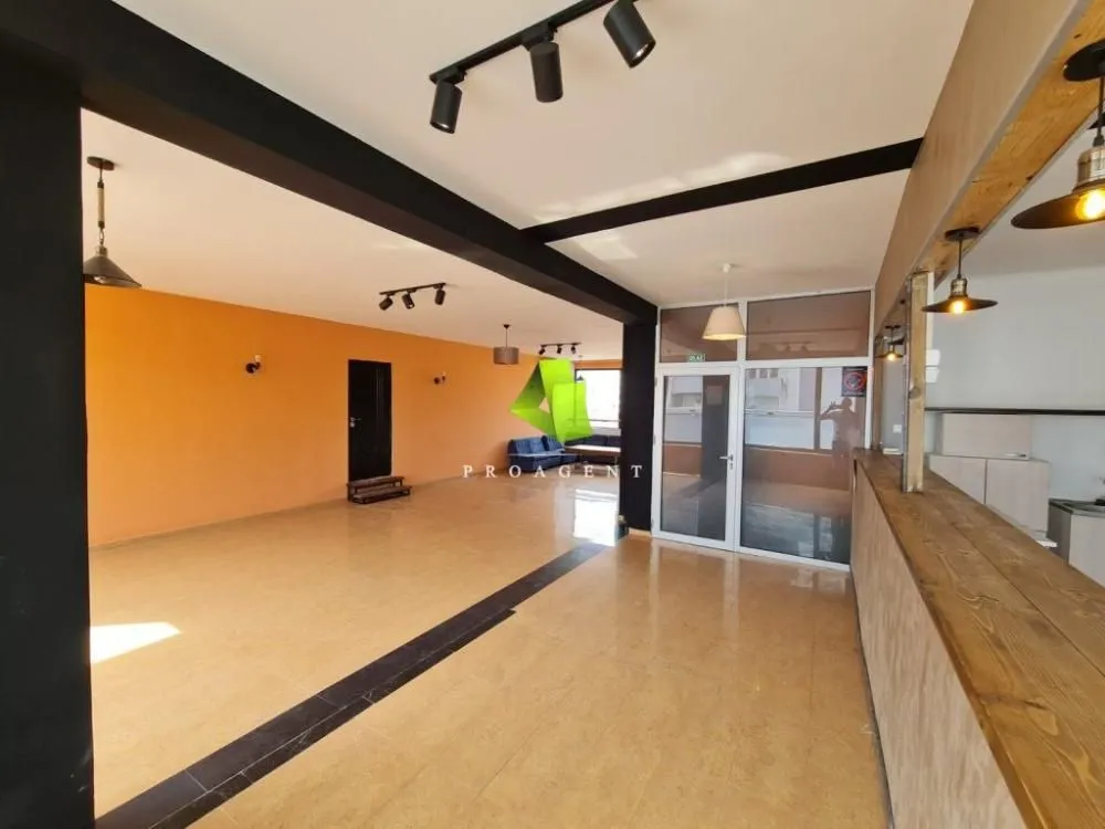 Rent, office space, 91m², Medijana, Niš