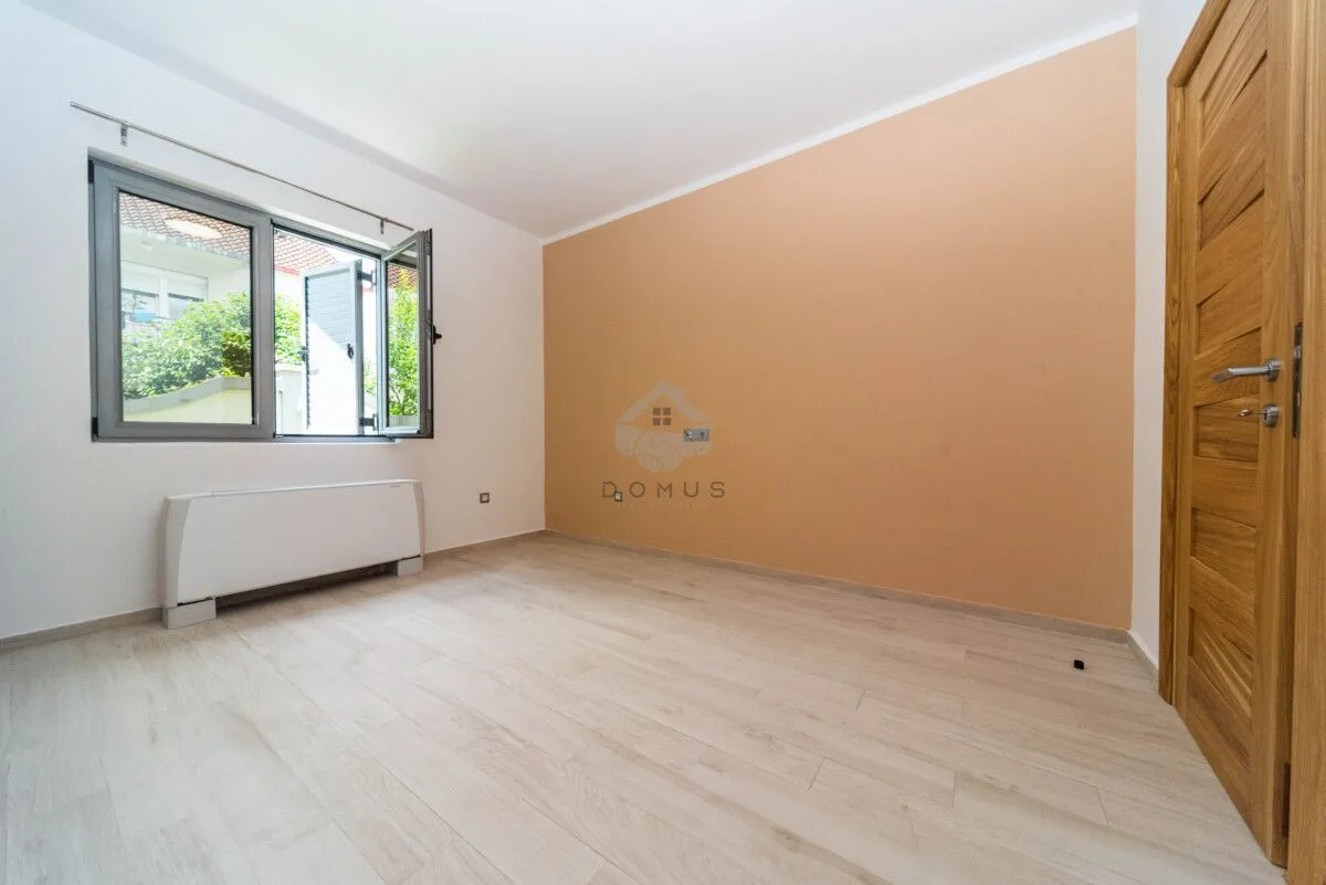 Rent, house, 320m², Zlatica, Podgorica