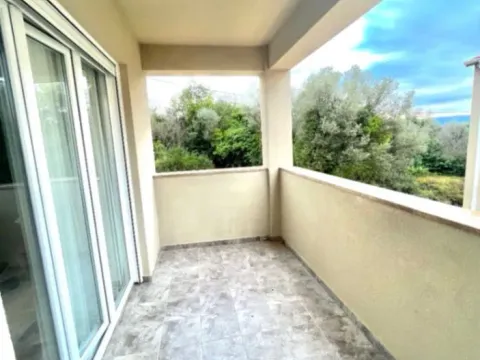 Rent, two bedroom apartment, 60m², Mažina, Tivat - image 5