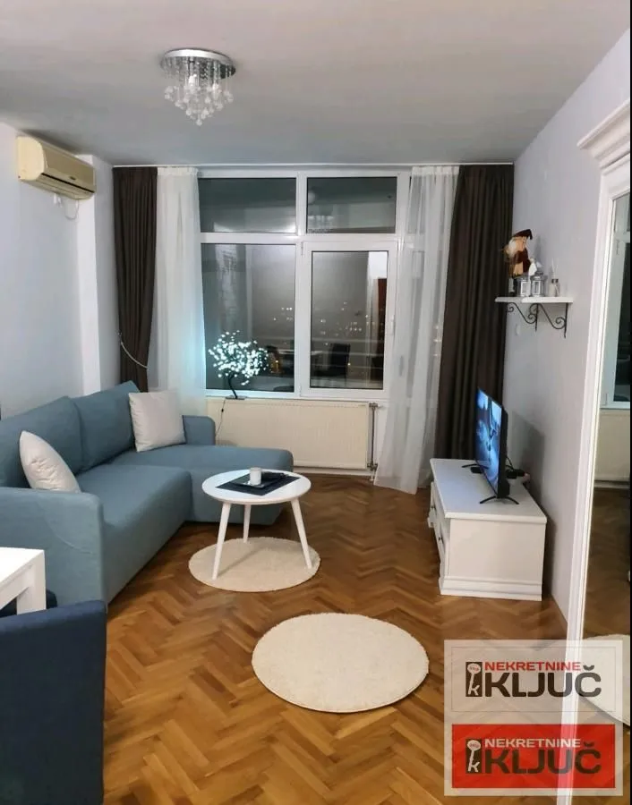 Izdavanje, jednosoban stan, 47m², Bulevar Oslobodjenja, Novi Sad Sve Podlokacije
