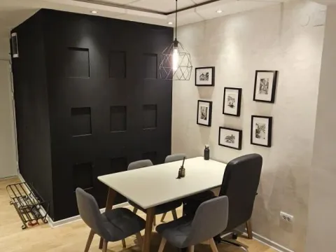 Izdavanje, trosoban stan, 70m², Savski Venac, Beograd - image 1