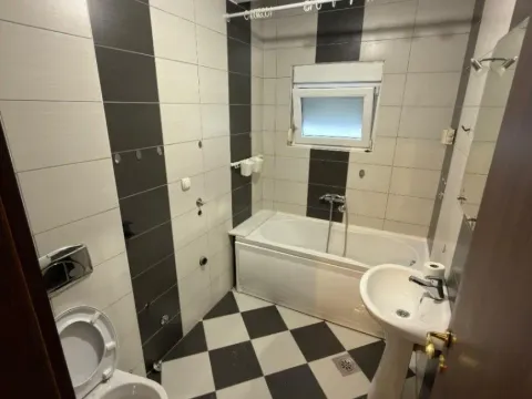 Izdavanje, poslovni prostor, 74m², Donja Gorica, Podgorica - image 7