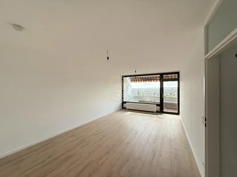 Prodaja, trosoban stan, 96m², Stari grad, Novi Sad - image 2