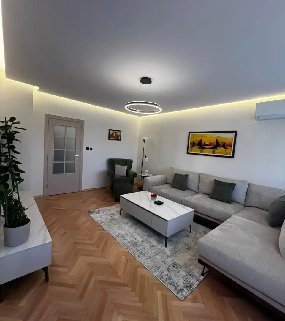 Izdavanje, trosoban stan, 102m², Preko Morače, Podgorica