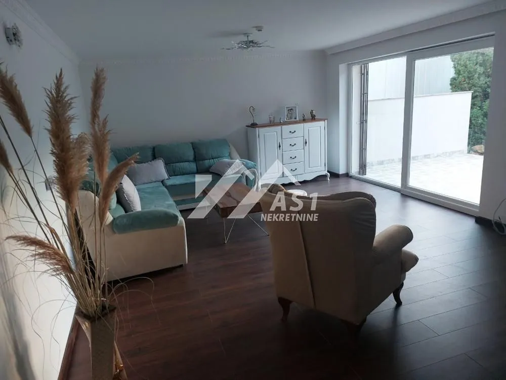 Rent, house, 225m², Lipov gaj, Novi Sad Sve Podlokacije