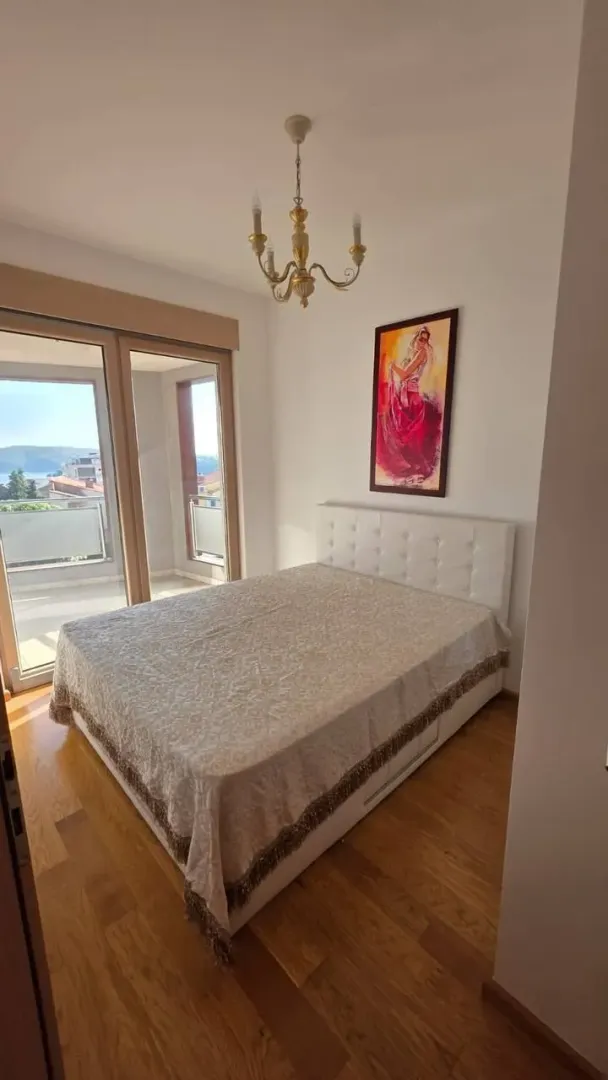 Rent, two bedroom apartment, 70m², Bečići, Budva