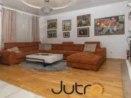 Prodaja, četvorosoban stan, 135m2, Centar, Podgorica