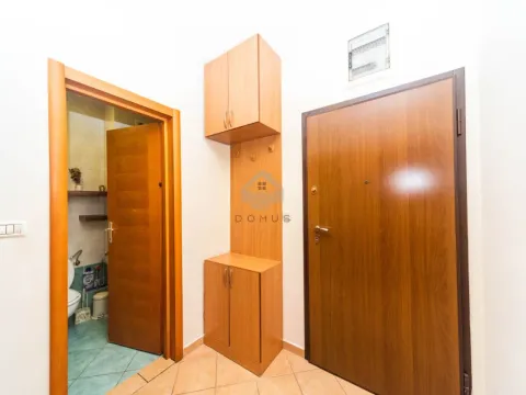 Izdavanje, jednosoban stan, 40m², Stari Aerodrom, Podgorica - image 8