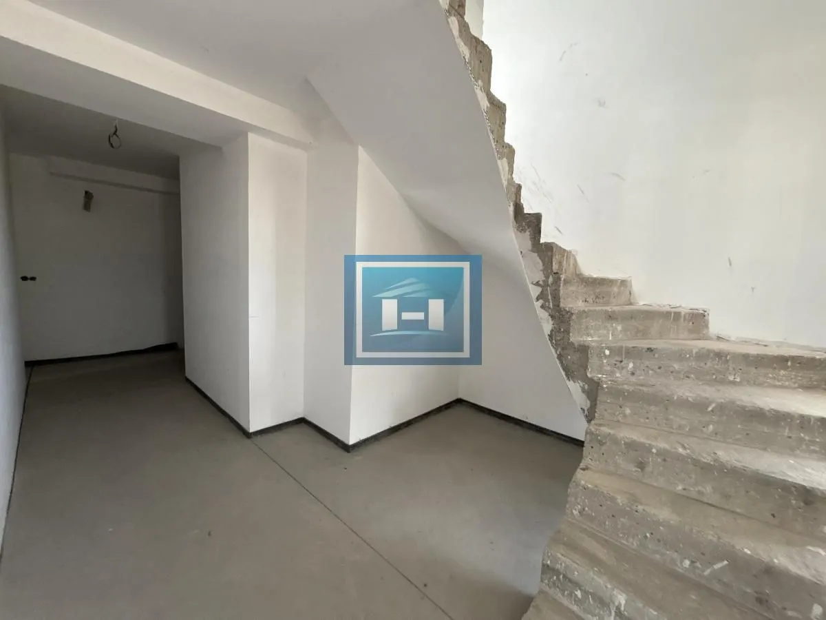 Prodaja, stan, 222m², Centar, Jagodina