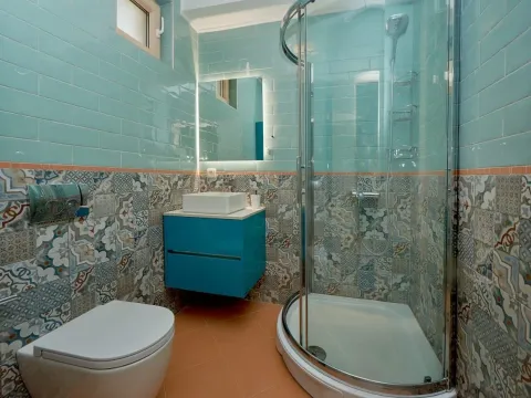 Izdavanje, trosoban stan, 247m², Sveti Stefan, Budva - image 15