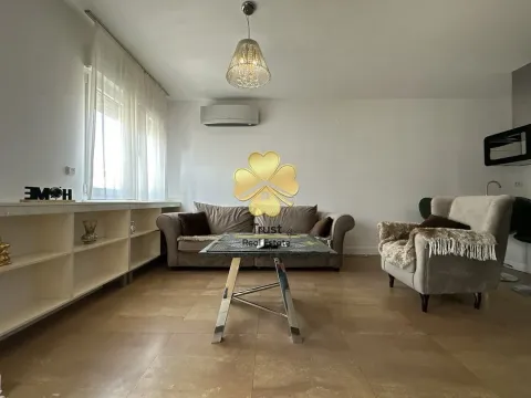 Izdavanje, jednosoban stan, 65m², City Kvart, Podgorica - image 10