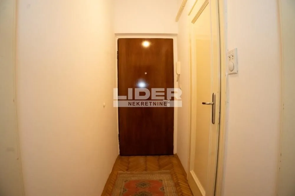 Rent, three bedroom apartment, 60m², Stari Grad, Beograd