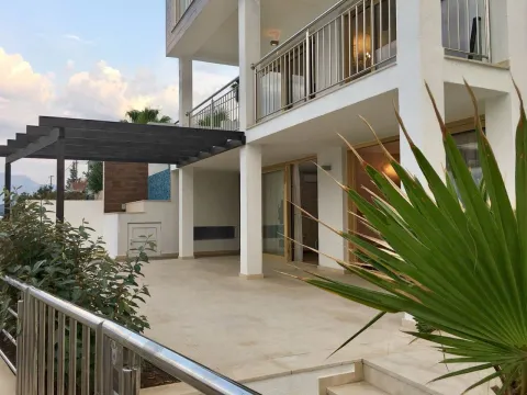 Prodaja, kuća, 300m², Krašići, Tivat - image 8