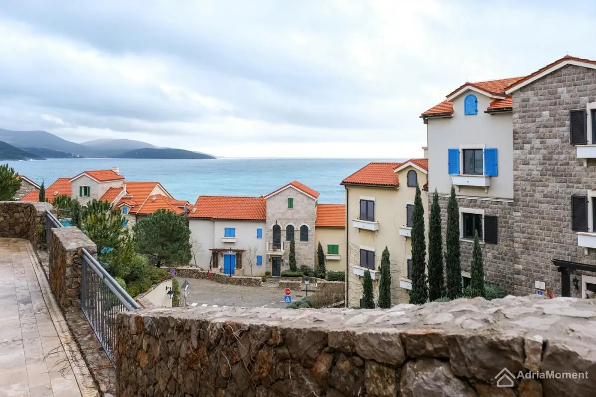 Prodaja, jednosoban stan, 67m², Luštica Bay, Tivat