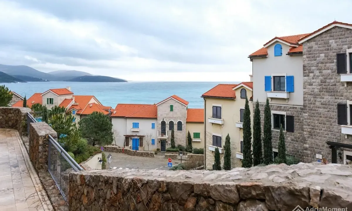 Prodaja, jednosoban stan, 67m², Luštica Bay, Tivat