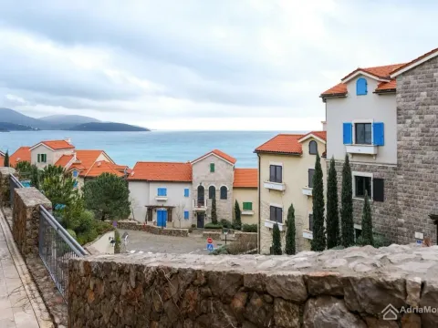 Prodaja, jednosoban stan, 67m², Luštica Bay, Tivat - image 1