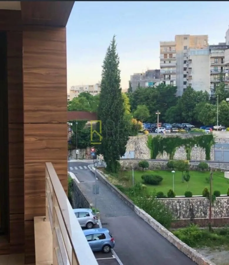Prodaja, trosoban stan, 114m², Centar, Podgorica