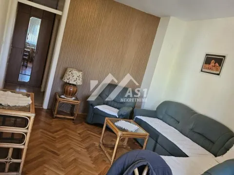 Izdavanje, trosoban stan, 60m², Grbavica, Novi Sad Sve Podlokacije - image 2
