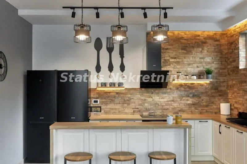 Izdavanje, kuća, 310m², Sremski Karlovci, Novi Sad