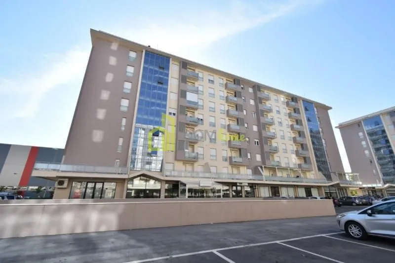 Izdavanje, dvosoban stan, 64m², City Kvart, Podgorica