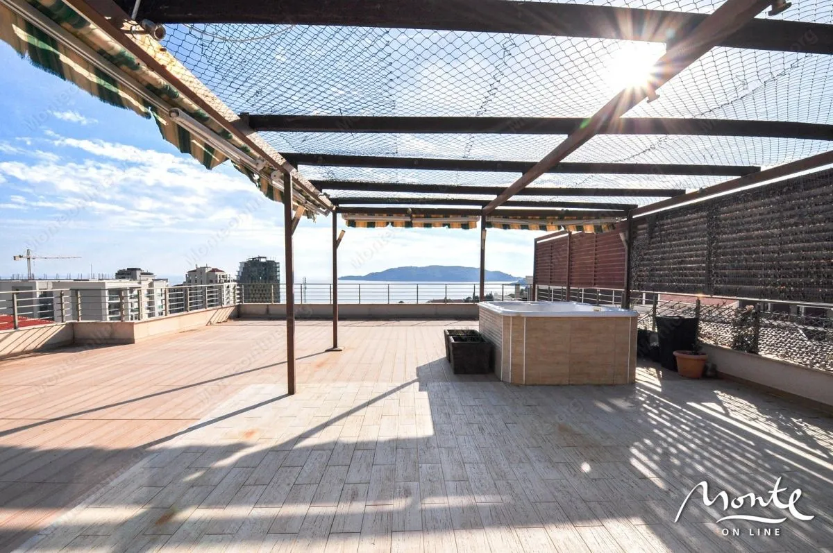 Sale, two bedroom apartment, 115m², Bečići, Budva