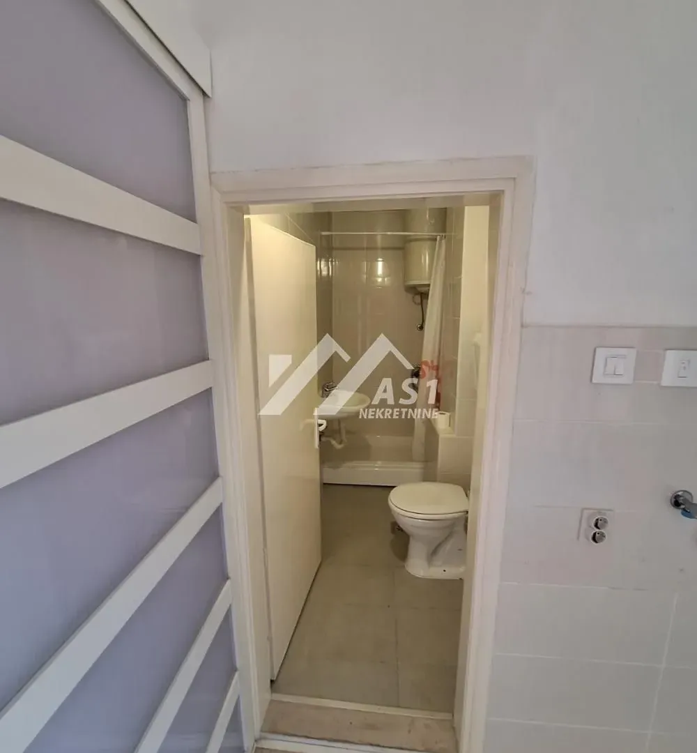 Prodaja, jednosoban stan, 29m², Podbara, Novi Sad Sve Podlokacije