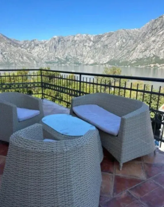 Sale, two bedroom apartment, 97m², Prčanj, Kotor