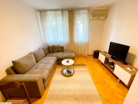 Izdavanje, stan, 45m², Preko Morače, Podgorica