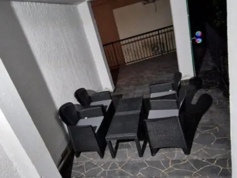 Rent, one bedroom apartment, 54m², Đenovići, Herceg Novi - image 4