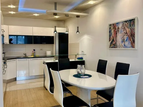 Izdavanje, trosoban stan, 76m², City Kvart, Podgorica - image 4