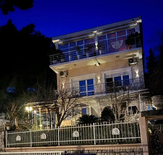 Prodaja, kuća, 300m², Bar, Crna Gora