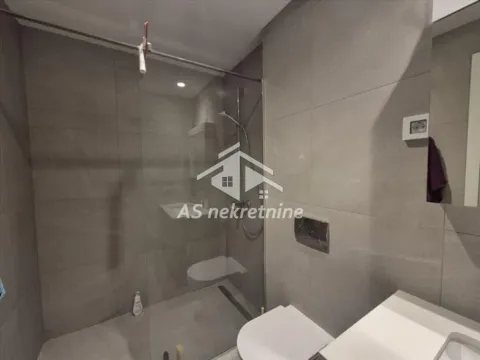 Izdavanje, trosoban stan, 74m², Savski Venac, Beograd - image 12