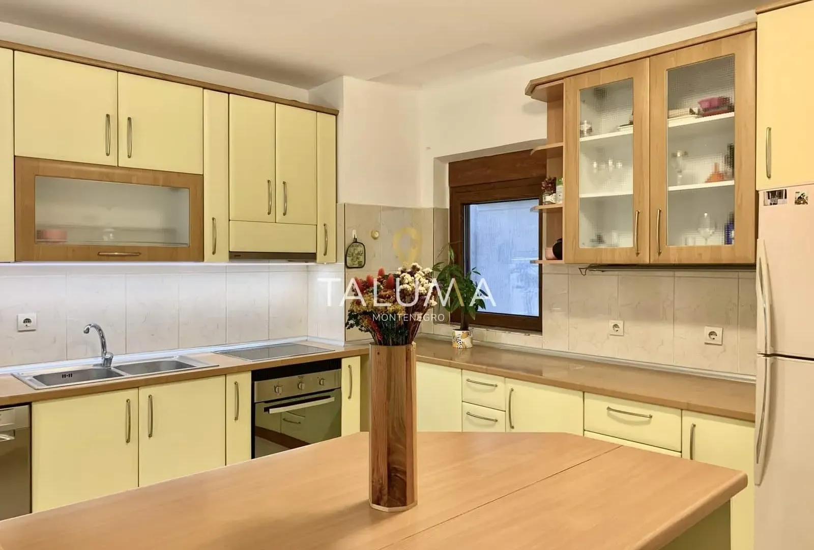 Rent, three bedroom apartment, 110m², Gorica C, Podgorica