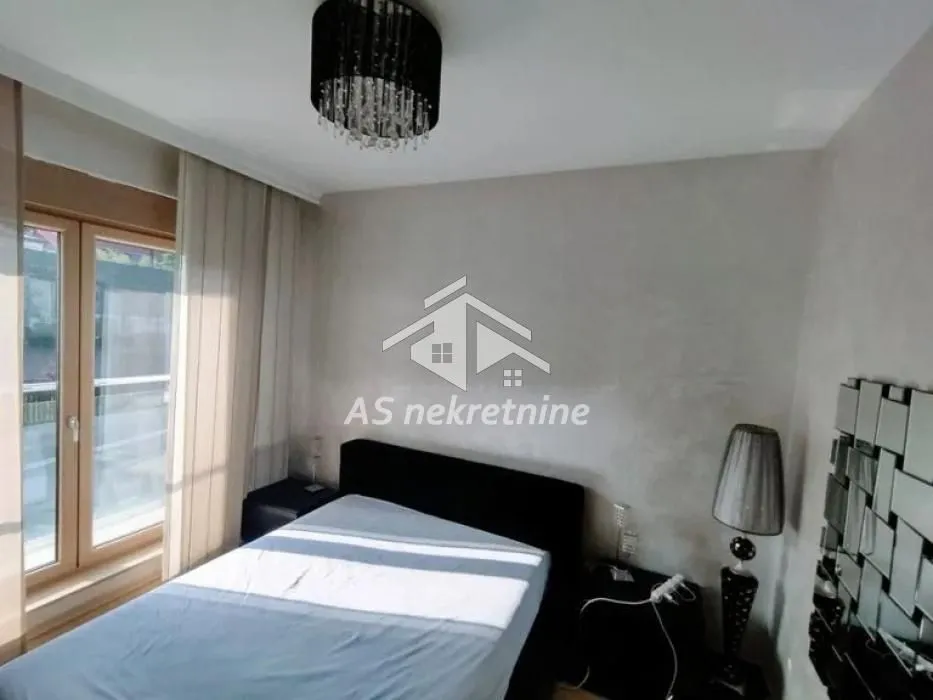 Rent, four bedroom apartment, 105m², Savski Venac, Beograd