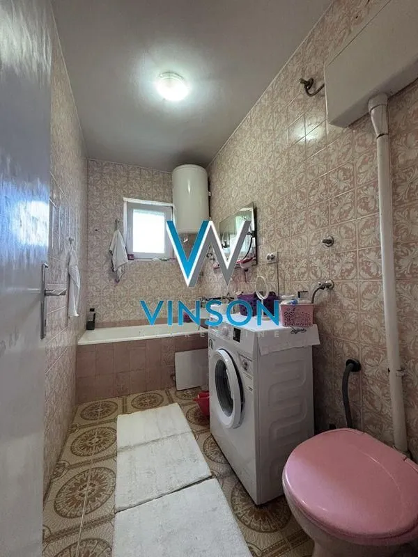 Prodaja, kuća, 195m², Salajka, Novi Sad Sve Podlokacije