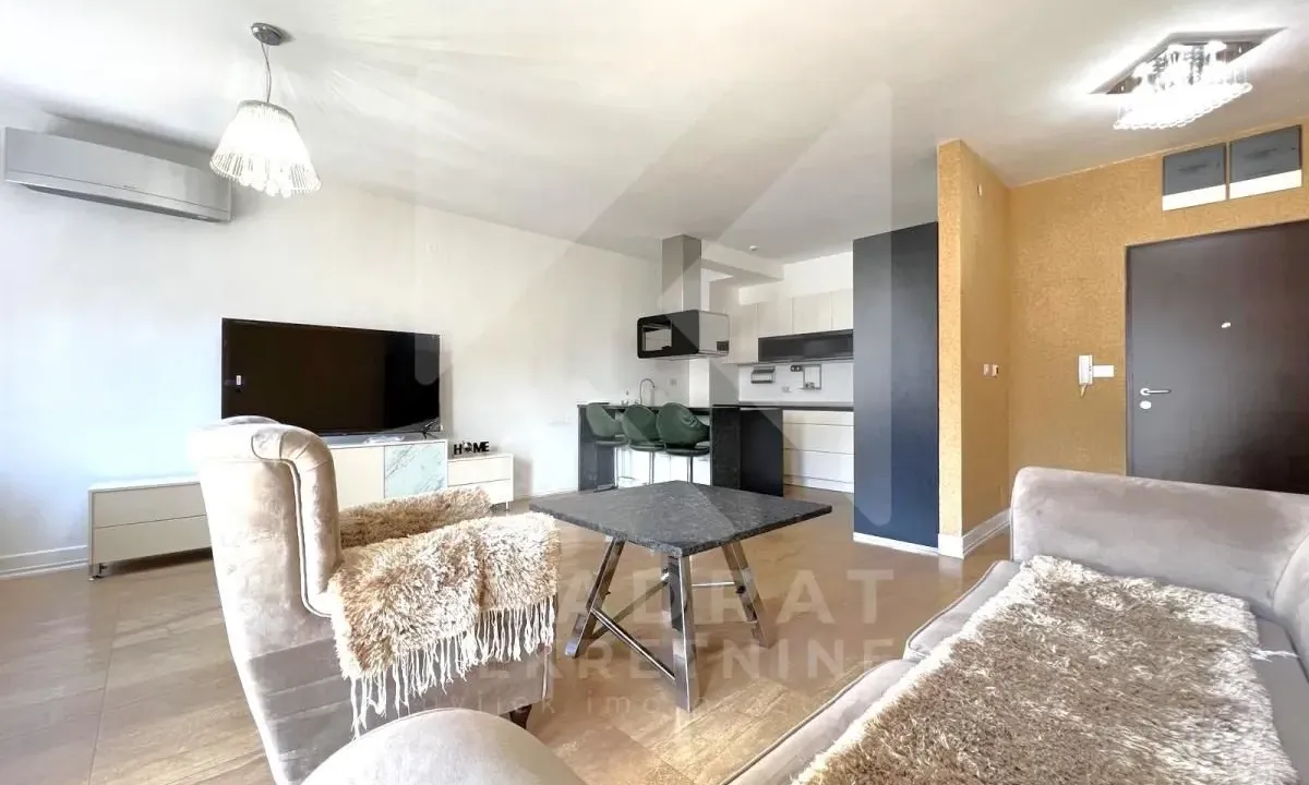 Izdavanje, jednosoban stan, 64m², City Kvart, Podgorica