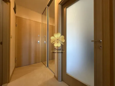 Izdavanje, jednosoban stan, 45m², City Kvart, Podgorica - image 8