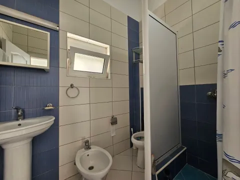 Izdavanje, kuća, 180m², Dobre Vode, Bar - image 9
