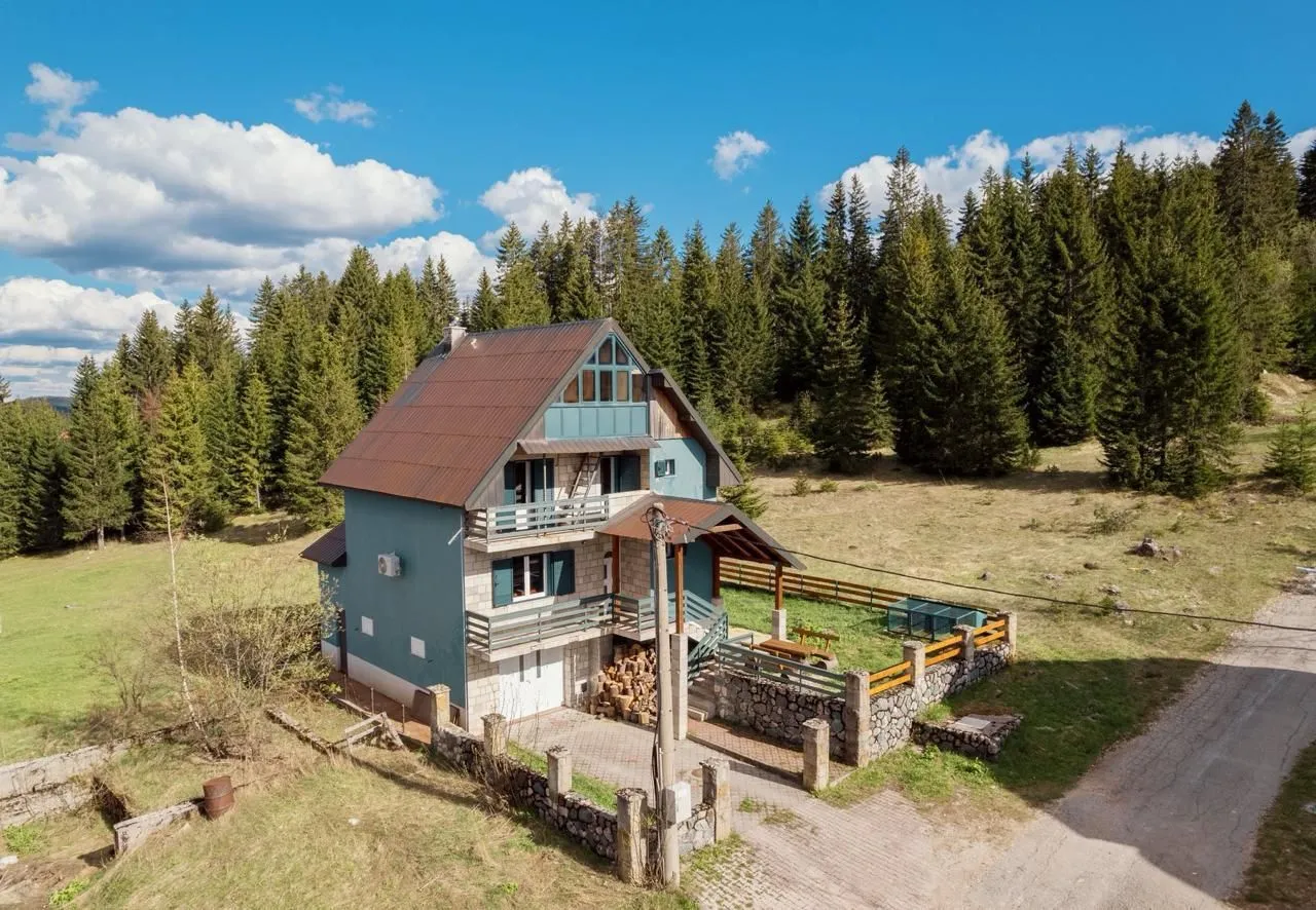 Prodaja, kuća, 300m², Žabljak II, Žabljak