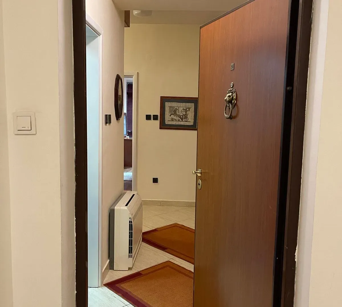 Izdavanje, dvosoban stan, 76m², Centar, Podgorica