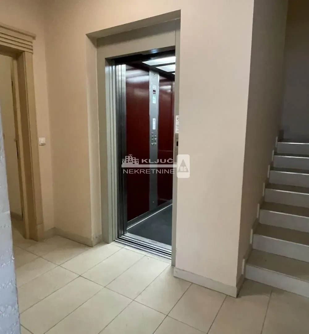 Prodaja, dvosoban stan, 64m², Savski Venac, Beograd