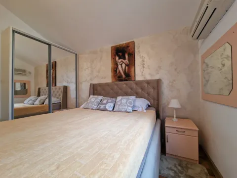 Rent, two bedroom apartment, 72m², Budva, Crna Gora - image 10