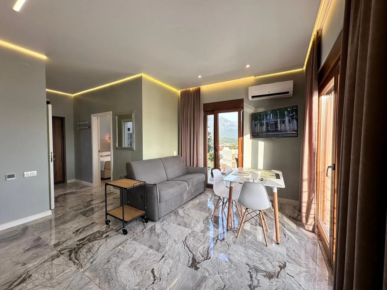 Rent, one bedroom apartment, 38m², Kava, Tivat