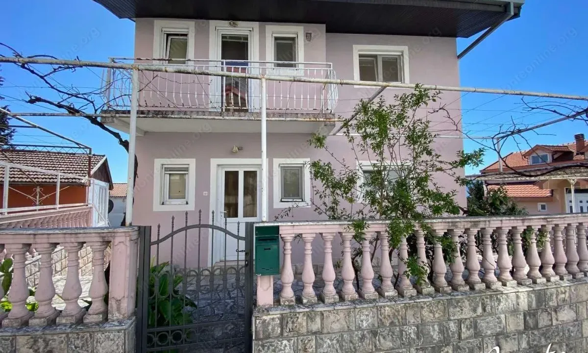 Prodaja, kuća, 180m², Tivat, Crna Gora