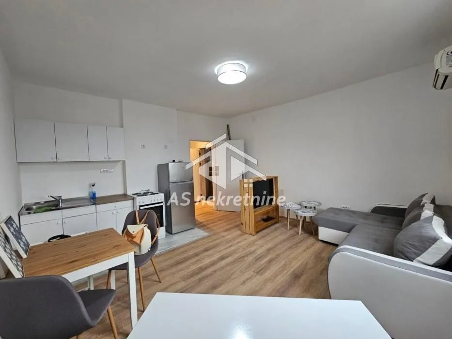 Izdavanje, dvosoban stan, 47m², Đeram Pijaca, Beograd