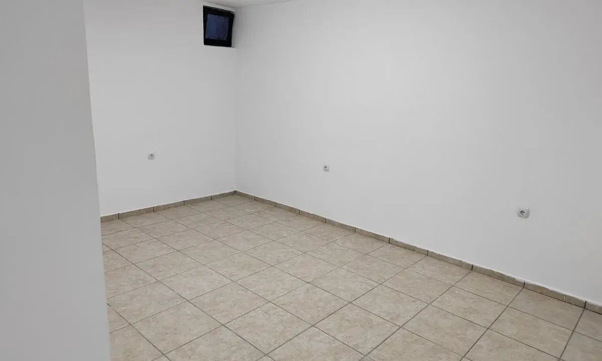 Izdavanje, poslovni prostor, 114m², Durlan, Niš