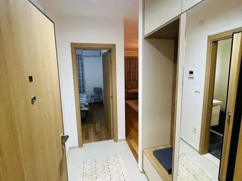 Izdavanje, jednosoban stan, 45m², City Kvart, Podgorica - image 6